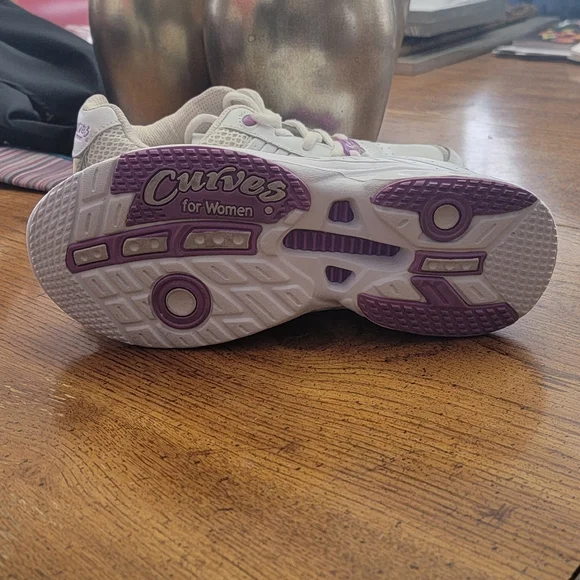 Shoes - Picture 1 of 4